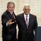 George W. Bush e Mahmoud Abbas concedem entrevista