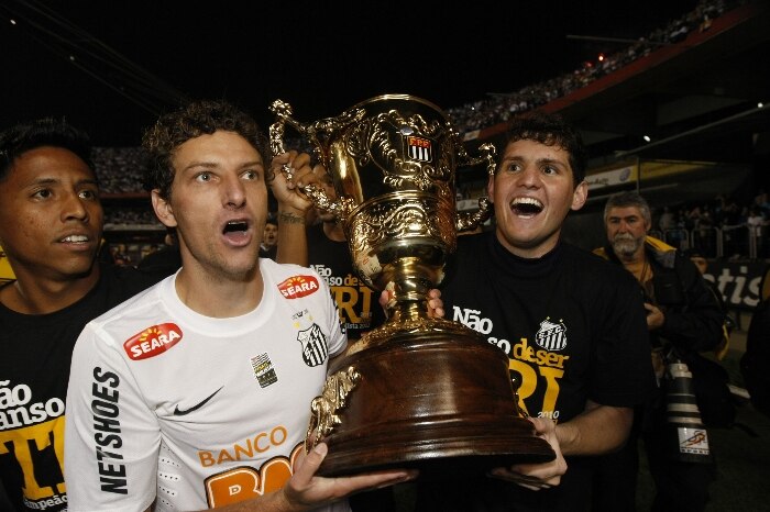 Santos de Neymar conquista o tricampeonato paulista