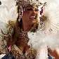Rosas de Ouro passa pela avenida contando a história do perfume