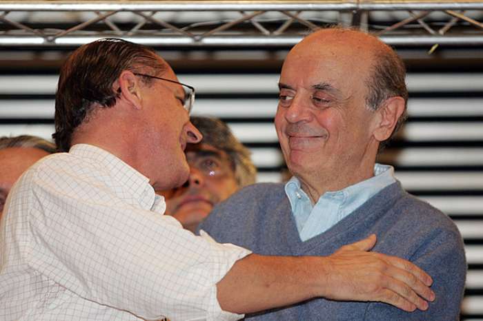 Alckmin e Serra durante Convenção do PSDB; Alckmin foi confirmado candidato para a prefeitura de SP