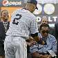 Lenda do boxe mundial, Muhammad Ali recebe um boné do New York Yankees
