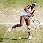 Venus Williams retorna bola em vitória que valeu vaga na final em Wimbledon