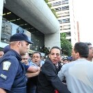 FotoRepórter - Tumulto e confusão em blitz da GCM no Shopping  Boulevard Monti Mare na av. Paulista. 11 12 2011 - Foto: J. DURAN MACHFEE/FotoRepórter/AE