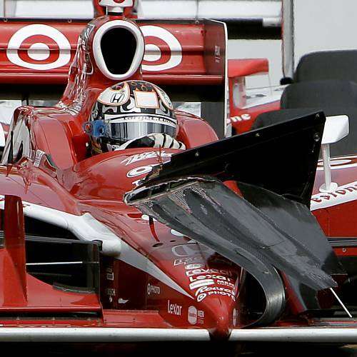 Carro dirigido por Scott Dixon com o bico quebrado durante GP de São Petersburgo, pela Fórmula Indy