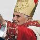 Papa Bento XVI acena para os fiéis que lotaram o estádio Papa Bento XVI acena para os fiéis que lotaram o estádio