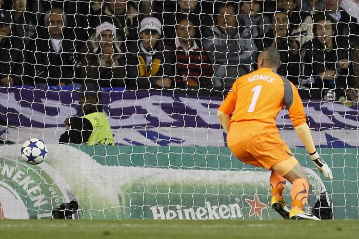Gomes falha na derrota do Tottenham para o Real Madrid na Liga dos Campeões