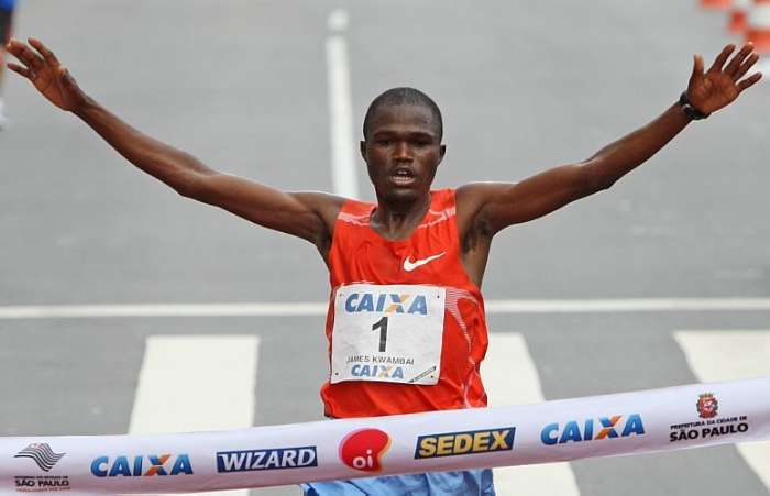 O queniano James Kipsang Kwambai vence a prova masculina da São Silvestre