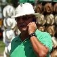 Chapéu Panamá vira mania de brasileiro para se esconder do sol