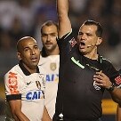 Erros de arbitragem prejudicam equipes em competições nacionais, continentais e até na Copa do Mundo