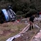 Confira imagens do ônibus que caiu em ribanceira no Paraná 