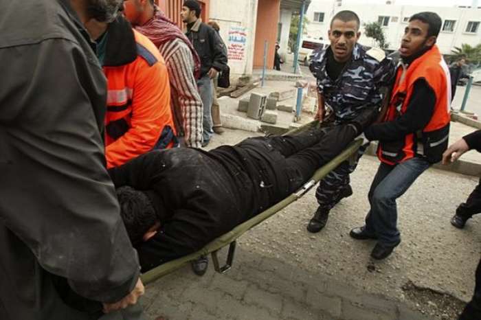 Ataques israelenses matam e ferem centenas de palestinos na Faixa de Gaza