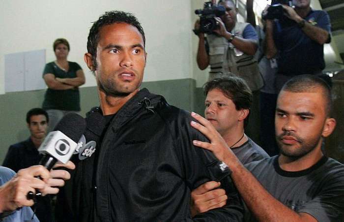 Bruno e Macarrão são transferidos para prisão em Bangu, no oeste do Rio