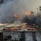 Segundo os bombeiros, cerca de 31 viaturas e 95 homens trabalham no combate ao fogo Segundo os bombeiros, cerca de 31 viaturas e 95 homens trabalham no combate ao fogo