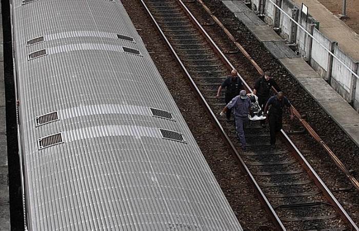 Acidente entre trens do Metrô deixa feridos em SP 
