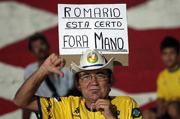 O Brasil fez valer o favoritismo e fez 8 a 0 na frágil seleção da China no estádio do Arruda