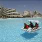 Piscina é tão grande que se pode andar de barco Piscina é tão grande que se pode andar de barco