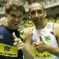 O levantador Bruninho e o líbero Serginho brincam após a vitória contra o Chile