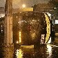 O ônibus que levava as jogadoras do Vôlei Futuro, tombado perto do ginásio em Osasco