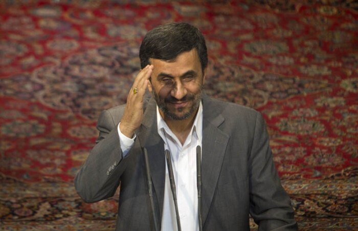 Ahmadinejad nomeia ministro 
