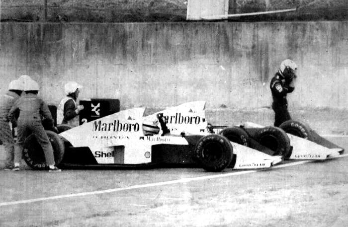 Ayrton Senna reclama de Alain Prost após batida no GP do Japão de 1989