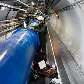 Imagem do túnel do LHC, o maior acelerador de partículas já construído