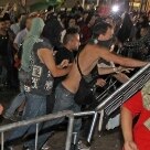 Cidades - Dois grupos, um contra, e um pró vandalismo, chegaram a discutir em frente à Prefeitura de SP - Foto: Epitacio Pessoa/AE