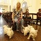 Vivian Mauro levou seus três cachorros para uma das missas de hoje, 4 Vivian Mauro levou seus três cachorros para uma das missas de hoje, 4