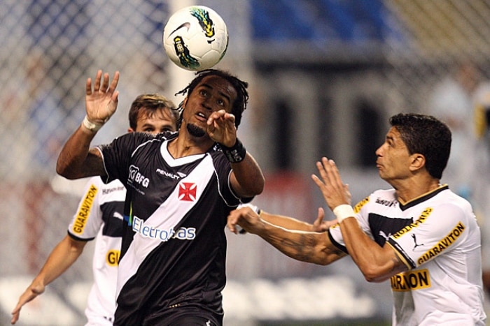 Primeiro clássico de Seedorf no Botafogo termina com vitória do Vasco