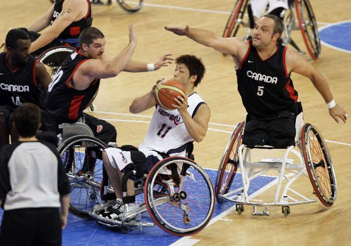 Japão perde para o Canadá no basquete em Pequim