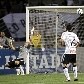 Maicosuel chuta, bola desvia, e Julio Cesar não consegue defender