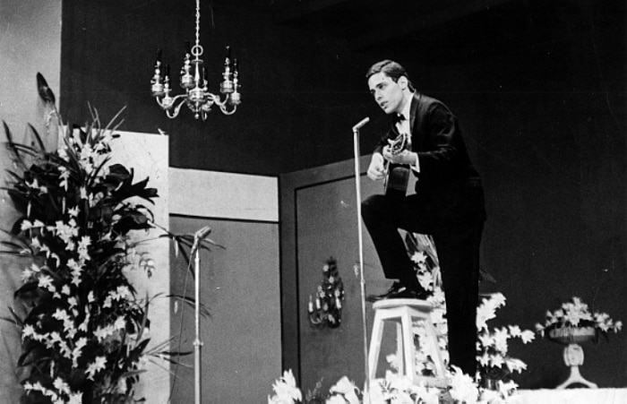 Chico Buarque completa 68 anos
