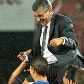 Os gregos se classificaram e colocaram o técnico português Fernando Santos na festa Os gregos se classificaram e colocaram o técnico português Fernando Santos na festa