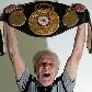 Há 40 anos, Eder Jofre, o maior peso galo da história, era também campeão mundial dos penas Há 40 anos, Eder Jofre, o maior peso galo da história, era também campeão mundial dos penas