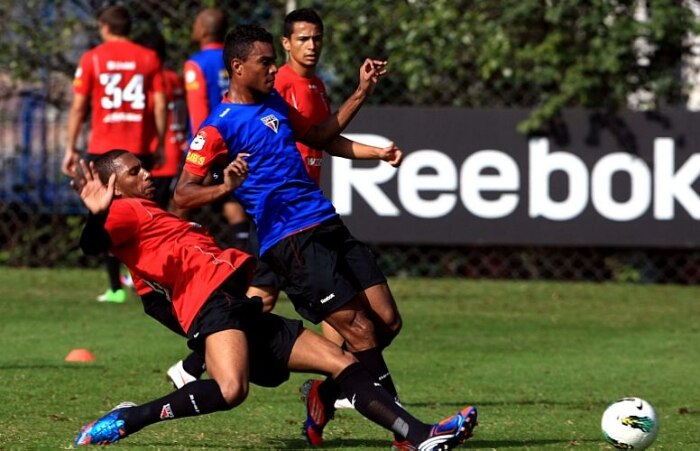 Sem Leão,  Milton Cruz comanda primeiro treino no São Paulo