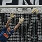 Fábio Santos abre o placar para o Corinthians aos 23 do primeiro tempo. 20/02/2011
