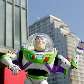 Buzz posa em frente ao MASP, na Avenida Paulista Buzz posa em frente ao MASP, na Avenida Paulista