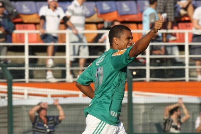 Corinthians vence Palmeiras de virada por 2 a 1 no Brasileirão, com show de Romarinho