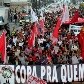 Protesto por moradia e contra a Copa ocupa parte da Avenida Paulista, em SP