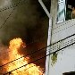 Bombeiros lutam para combater fogo em empresa na zona norte de SP