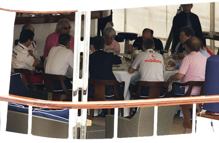 Chefões da F-1 e da FIA se reúnem em Montecarlo para discutir regras para 2010