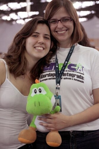 O que uma menina nerd carrega na mala da Campus Party?