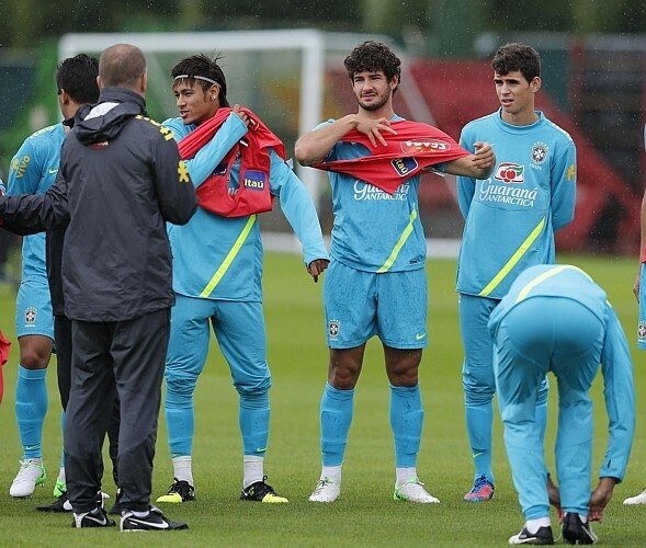 Neymar se prepara para último teste da seleção antes da estreia nos Jogos de Londres