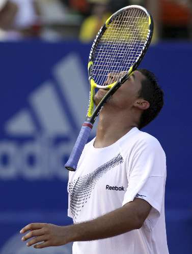 Nicolas Almagro lamenta ponto perdido em jogo no México