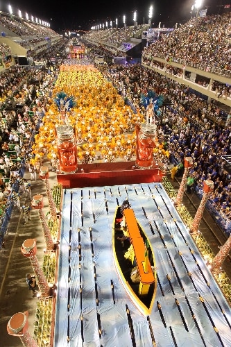 Os melhores momentos da segunda noite de carnaval no Rio de Janeiro