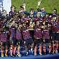 Puyol ergue a taça de campeão mundial de clubes pelo Barcelona, após vitória sobre o Estudiantes Puyol ergue a taça de campeão mundial de clubes pelo Barcelona, após vitória sobre o Estudiantes
