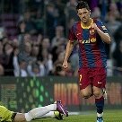 Esportes - David Villa comemora o gol na vitória do Barcelona sobre o Osasuna pelo Campeonato Espanhol, por 2 a 0, no Camp Nou. O gol querbou o jejum do atacante, que não marcava desde o final de fevereiro - Foto: Alejandro García/EFE