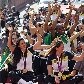 Após bi olímpico, seleção feminina de vôlei chega ao Brasil e desfila em carro aberto Após bi olímpico, seleção feminina de vôlei chega ao Brasil e desfila em carro aberto