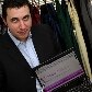 Vestidos usados são vendidos pela web