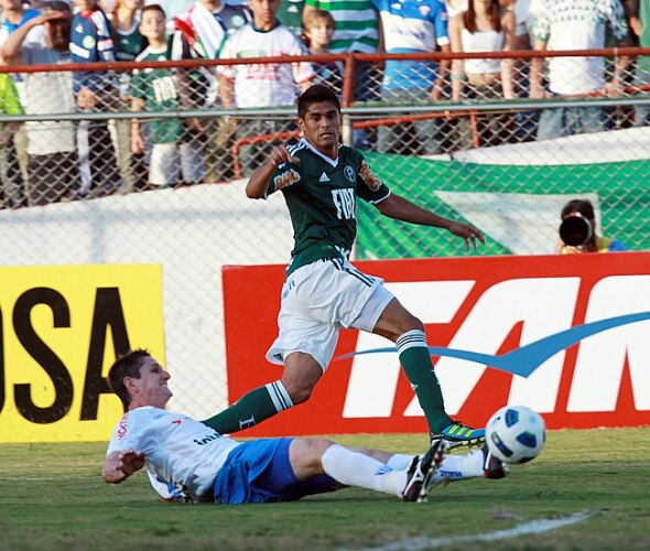 Luan marca um de seus dois gols na vitória do Palmeiras contra Avaí e chega na artilharia 