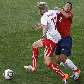Momento em que o Suíço Behrami agride Vidal, do Chile, para ser expulso